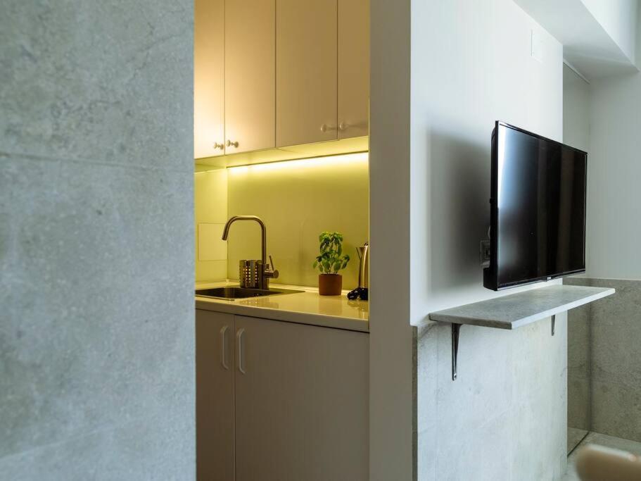 Apartment Sunny Modern - Cismigiu Park & Old Town Bucharest