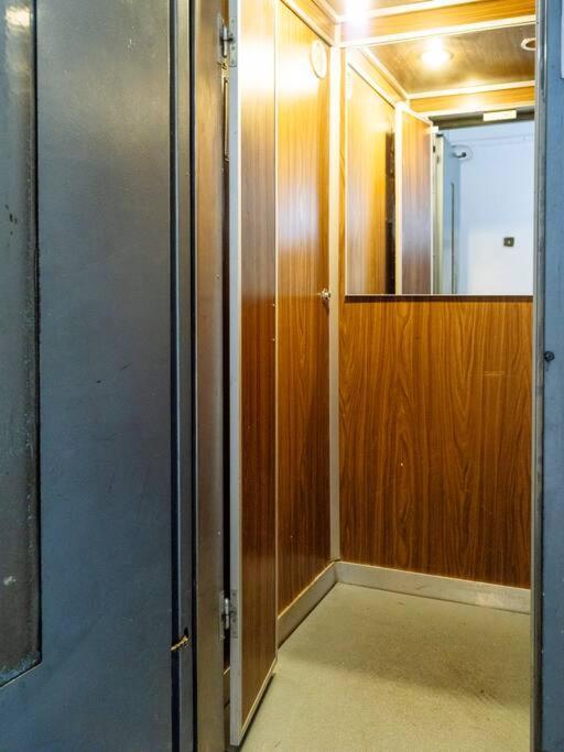 Sunny Modern - Cismigiu Park & Old Town Apartment Bucharest