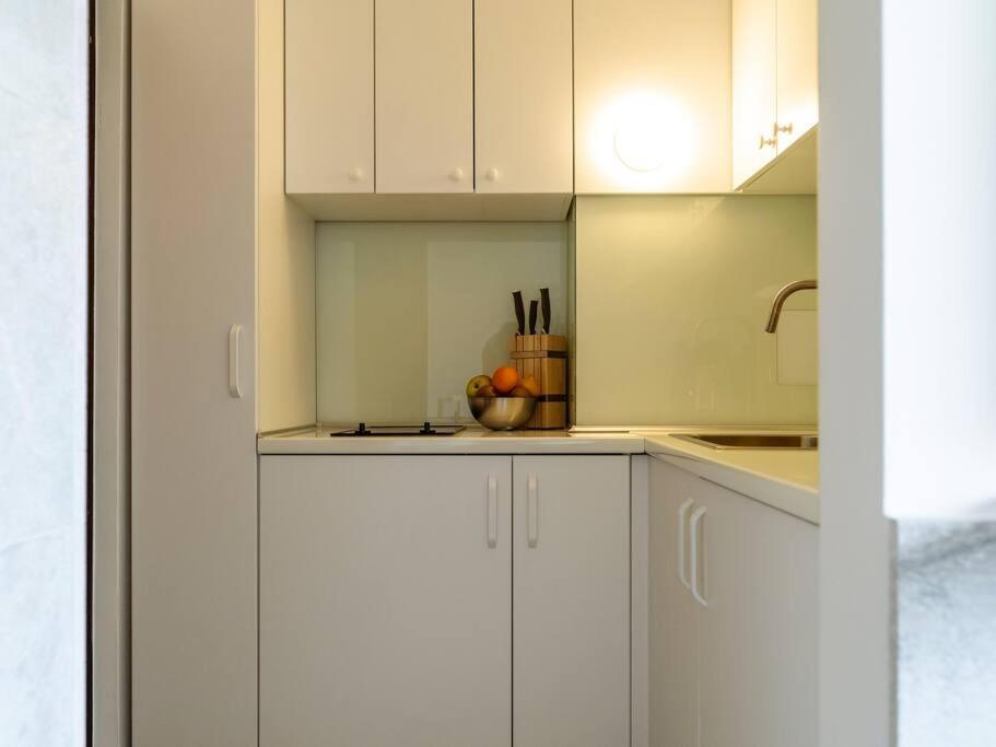Sunny Modern - Cismigiu Park & Old Town Apartment Bucharest